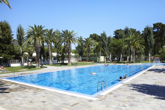 Large pool at Camping Valldaro