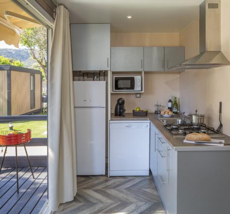 Cuisine et terrasse Bungalows S'Agaró - Camping Valldaro