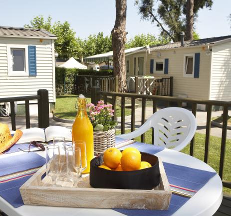 Terrasse du Mobil Home Mare Nostrum Camping Valldaro