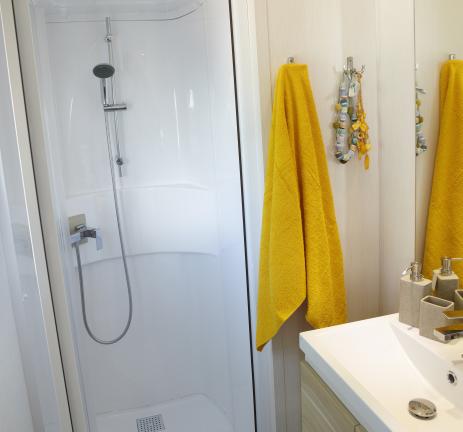 Salle de bain du Mobil Home Riuet Camping Valldaro