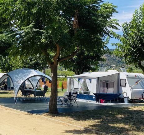 Large pitches at Camping Valldaro