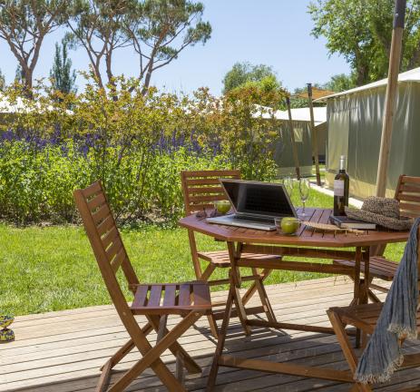 Terrace of the Fun Camping Valldaro Tent