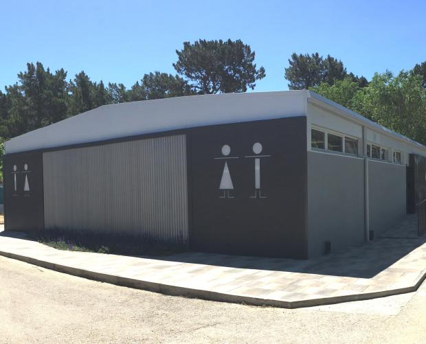 Sanitaires extérieurs du camping