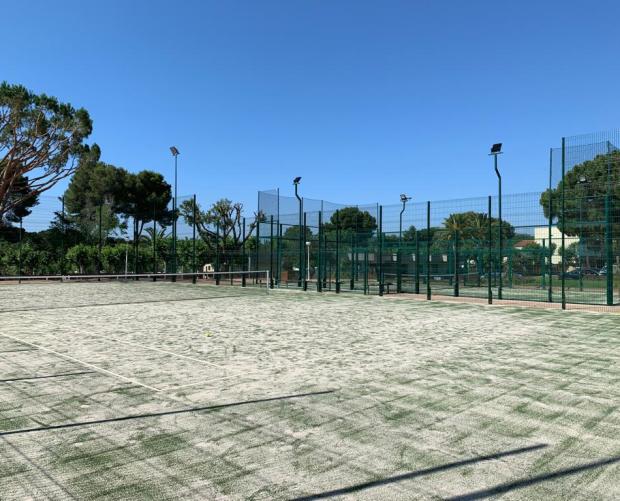 Tennis courts at Camping Valldaro